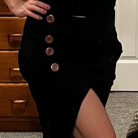 Muy Muy black skirt - Picture 2 of 3